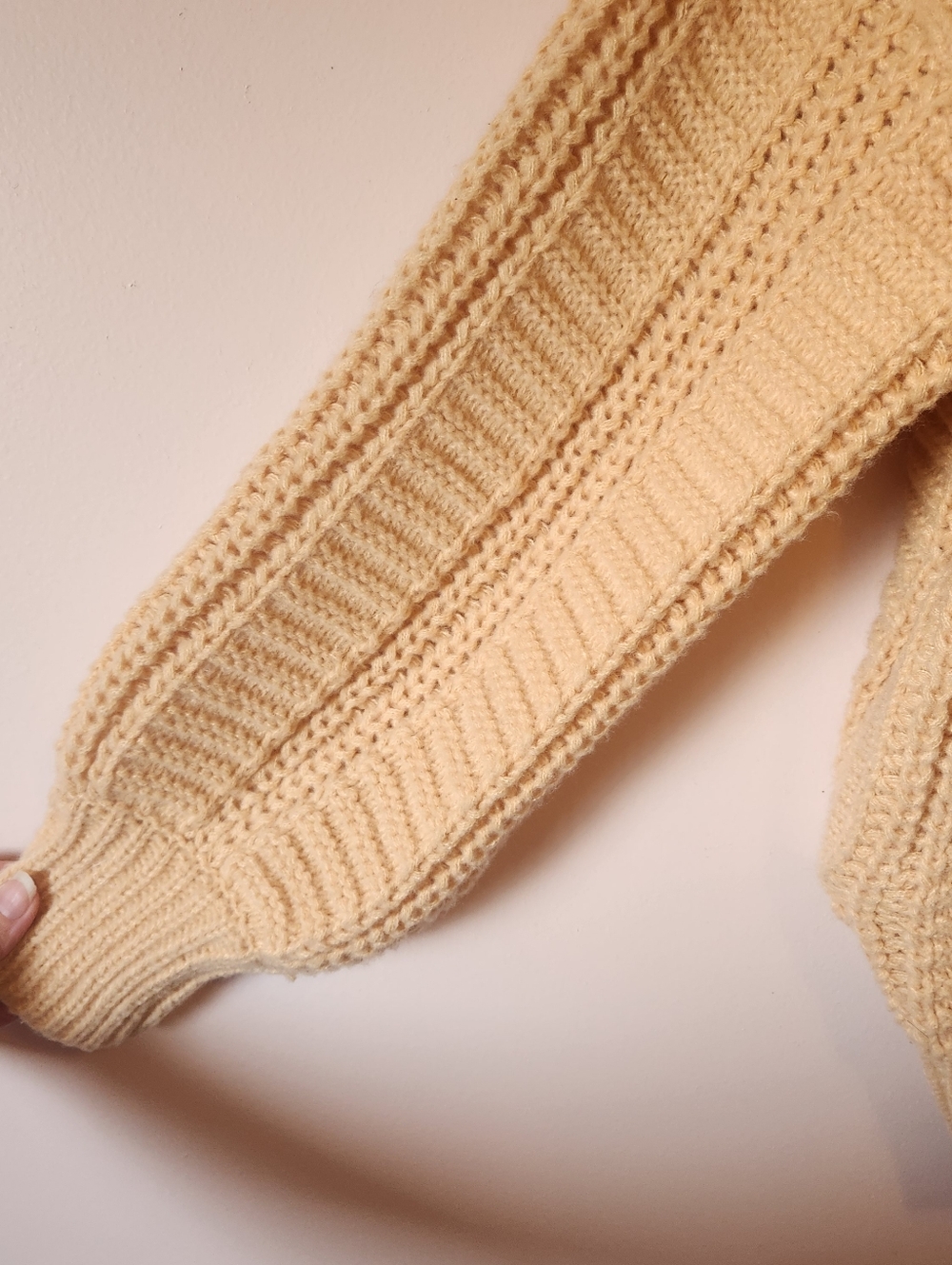 Tan Oversized Cable Knit Chunky Cardigan Sweater Lantern Sleeves V-neck Sz L EUC - Picture 5 of 9